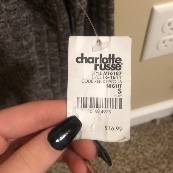 a grey long sleeve! - Picture 3 of 4